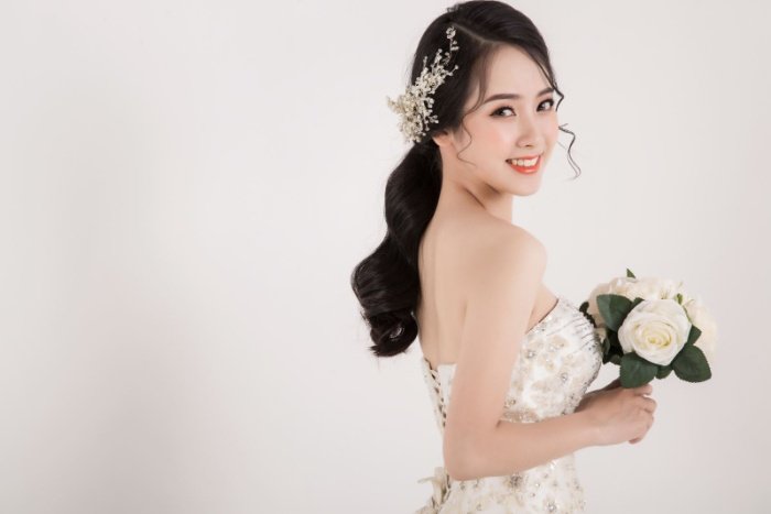 Nằm ngủ thấy cô dâu là người yêu cũ của mình